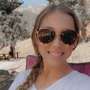 Meet your Posher, Victoria